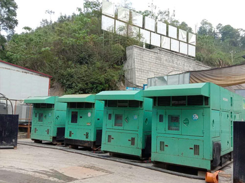 乳山先进的应急发电机系统中智能监测和控制系统如何确保电压稳定？