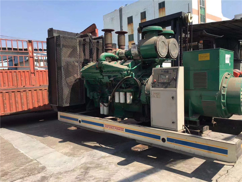 乳山如何判断柴油发电机组的机油温度是否达到了合适的预热温度？